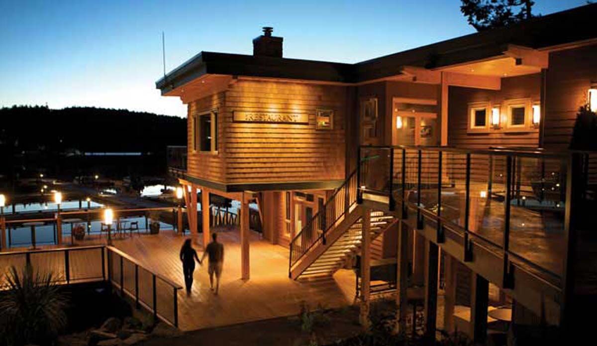 Painted Boat Resort Spa And Marina Madeira Park Exterior foto